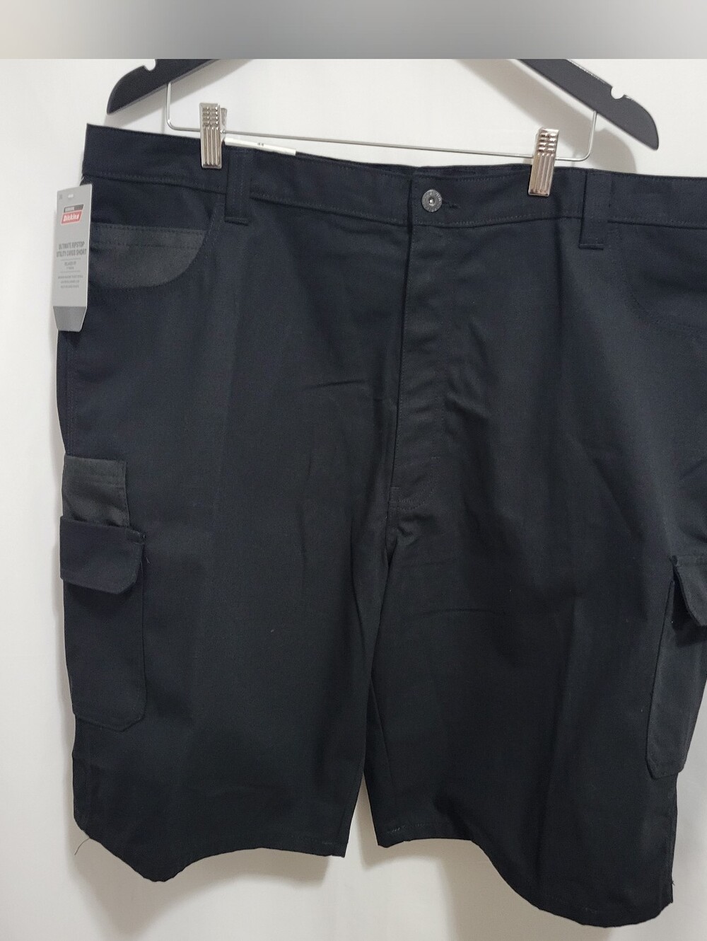 Dickies Black Men's Utility Cargo Shorts with Multi-Pockets. Size 44. NEW